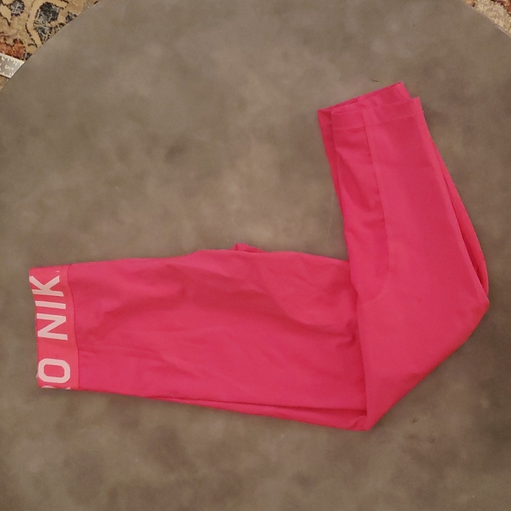 Nike Pro Dri-Fit 3/4 Leggings, Medium
